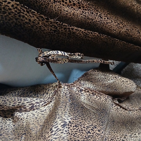 Womens leopard print bath robe - Picture 10 of 14